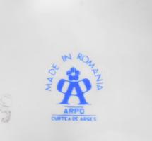 Royal figurális gyertyatartó pár, biszkvit és mázas részekkel, jelzett, kis kopással, 26x18 cm