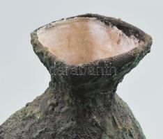 Csermák Ferenc (1932- ): Vulkánmázas díszváza. Alján jelzett, minimális kopással, m: 26 cm