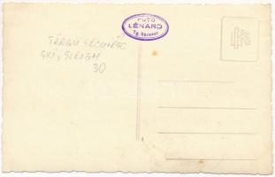 Kézdivásárhely, Targu Secuiesc; téli sport, síelő, szánkó / winter sport, ski, sled. Lénárd photo (E...