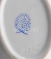 Herendi Viktória mintás hamutál. Kézzel festett, jelzett, kis kopásokkal, 9x5,5 cm