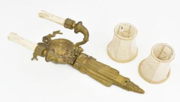 Szecessziós bronz kétágú falikar, kissé sérült gyertyatokokkal, m: 43 cm