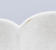 Legyezőkagyló alakú fali posztamens, kis kopással, 31x17x22 cm