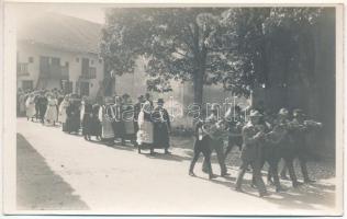 Brassó, Kronstadt, Brasov; Szász ünnepség / Sächsische Fest / Serbare Saseasca / Transylvanian folklore, Saxon celebration. Atelier Gust photo