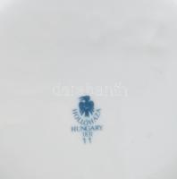 Hollóházi Szász Endre által tervezett váza, jelzett, kopással, m: 26 cm