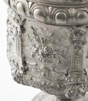 Osztrák-Magyar Monarchia, cca 1890, Amfora váza. Nagypolgári lakásból származó spiáter váza, neoroko...