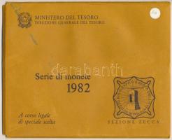 Olaszország 1982. 1L-500L (10xklf) forgalmi sor, közte 500L Ag fóliatokban, tanúsítvánnyal, borítékban T:UNC patina Italy 1982. 1 Lira - 500 Lire (10xdiff) coin set, including 500 Lire Ag in foil pack, with certificate, in envelope C:UNC patina