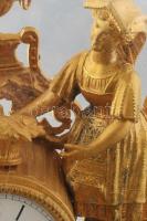 Kandallóóra. Aranyozott spiáter.test. XIX. sz. Ingajáratos, felesütős. Ingával, felzúzó kulccsal, fa...