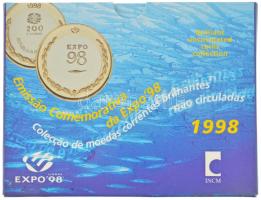 Portugália 1998. 1E-200E (7xklf) + 200E &quot;Expo 98&quot; forgalmi sor, karton dísztokban, külső tok kissé sérült T:BU Portugal 1998. 1 Escudo - 200 Escudos (7xdiff) + 200 Escudos &quot;Expo 98&quot; coin set in cardboard case, lightly damaged outer case C:BU