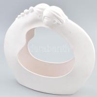 Világhy Árpád (1960- ): Szerelmesek. Biszkvit porcelán, kis kopással, m: 29 cm
