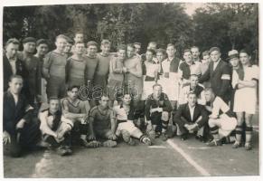 1934 Marosvásárhely, Targu Mures; RIPENSIA - Muresul 3:1, focisták csoportja, futball / group of football players. photo (vágott / cut)