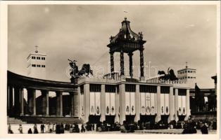 1938 Budapest XIV. A XXXIV. Nemzetközi Eucharisztikus Kongresszus főoltára (Dr. Lechner Jenő műépítész alkotása)