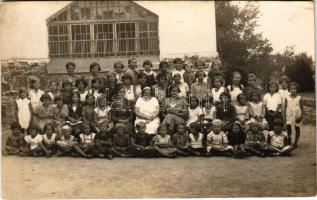 1931 Balatonalmádi, gyerekek csoportképe. Vitéz Mészáros photo (fl)