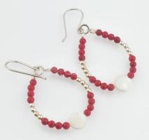 Ezüst(Ag) fülbevalópár korall díszítéssel, jelzés nélkül, bruttó: 3 g