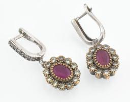 Ezüst(Ag) fülebvalópár rubinnal, jelzett, h: 3 cm, bruttó: 7,67 g