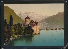 cca 1900 Svájc, Chillon vára a Genfi-tó partján, színezett keményhátú fotó, kissé sérült, foltos, 19x13,5 cm