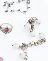 Ezüst(Ag) vegyes ékszercsomag, jelzéssel és jelzés nélkül, bruttó: 110 g