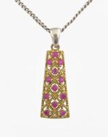 Ezüst(Ag) nyaklánc szintetikus rubinokkal, jelzett, h: 44 cm, bruttó: 5,7 g