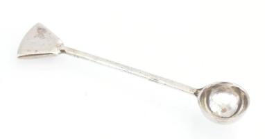 Ezüst(Ag) fűszeres kanál, jelzett, h: 5 cm, nettó: 2,83 g