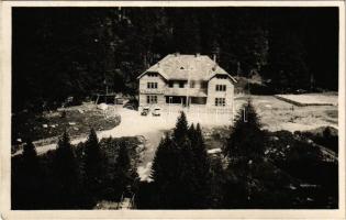 1939 Tátra, Alacsony-Tátra, Nízke Tatry; Chata Trangoska pod Dumbierom / Trangoska menedékház a Gyömbér alatt, autók / chalet, tourist house, automobiles. Foto Hollmann