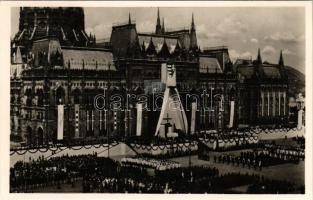 1938 Budapest V. Szent István 900 éves évforduló, aranymise az Országház előtt + "1938 A Szent Jobb Országjárása Vác" So. Stpl (ragasztónyomok / gluemarks)