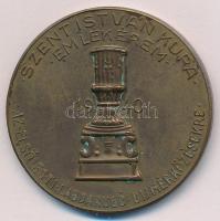 1940. "Szent István Kupa Emlékérem - Az első esti labdarúgó díjmérkőzésekre" kétoldalas bronz emlékérem "Hawel Bp" gyártói jelzéssel (40mm). 1940-ben az Elektromos TE kezdeményezésére megvalósuló, hétcsapatos tornán játszották Magyarországon az első esti tétmérkőzéseket a Latorca (ma: Népfürdő) utcában (korábban ugyanitt játszották az első esti mérkőzést is, egy Budapest-Brüsszel találkozót, melyet a magyar csapat nyert meg 4-0-ra). A házigazda Tromos mellett a Ferencváros, az Újpest, a Kispest, a Törekvés, a Gamma és a Weiss Manfréd FC (Csepel) vett volna részt a tornán, ám a Fradi végül visszalépett a sorozattól. A csepeli drukkereket különhajók szállították az Elektromos pályájához az első meccsre, ahol a WMFC a Kispest ellen lépett pályára, de végül 2-1-re kikapott. A körmérkőzéses formában lebonyolított döntő három résztvevője közül végül a Törekvés lett a győztes, a Kispest az ezüstérmes, az Elektromos pedig a bronzot szerezte meg. T:XF