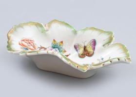 Herendi porcelán Viktória mintás leveles tálka, kézzel festett, jelzett, kopással, 15×9 cm
