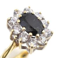 Arany (Au) 9K kék-fehér köves gyűrű, jelzett, méret: 51, bruttó: 2,3 g