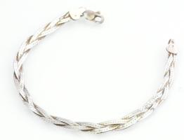 Ezüst(Ag) háromszálas fonott karkötő, jelzett, h: 18 cm, nettó: 3,9 g