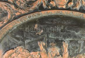 Királyi lakoma. Domborított mintás hatalmas rézlemez falidísz, jó állapotban, d: 98 cm