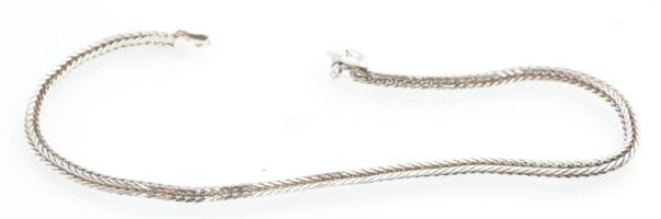 Ezüst(Ag) hengeres, fonott fantáziaszemes nyaklánc, jelzett, h: 45,5 cm, nettó: 8,5 g