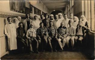 1916 Miskolc, orvosok, nővérek és sérült osztrák-magyar katonák, K.u.K. kórház. photo (fl)