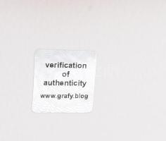 Banksy: Monkey Queen. Ofszet litográfia, papír, jelzett a nyomaton, "POW Printmaking" szár...