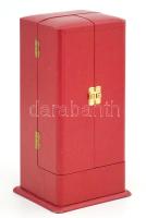 Demjén Imre (1937-): Honvéd huszár. Öntött ezüst (Ag.), márvány talapzaton, jelzett, díszdobozban,
...