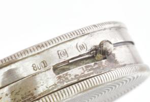 Ezüst (Ag) púderkompakt. Jelzett, mesterjegyes, belül réz betéttel d: 58 mm