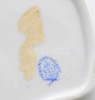 Herendi, Viktória mintás porcelán levél formájú kínáló . Kézzel festett, jelzett minimális kopással ...