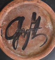 Györgyei Zsuzsa (1931-2006): Tál álló alakkal. Jelzett, kis pattanással, d: 25 cm