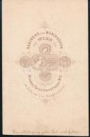 cca 1865 Fiatal férfi portréja, keményhátú fotó Rabending és Monckhoven műterméből, 10,5×6,5 cm