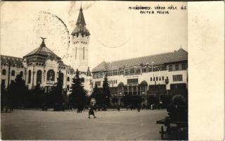 1940 Marosvásárhely, Targu Mures; Városháza elején &quot;Marosvásárhely visszatért&quot; irredenta felirat a magyar címerrel, Kultúrpalota / town hall with irredenta text and Hungarian coat of arms, palace of culture. photo (EK) + &quot;1940 Marosvásárhely visszatért&quot; So. Stpl