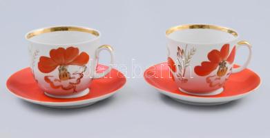 2 darab ukrán csésze alátéttel, kézzel festett, jelzett, kis kopással