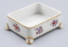 Herendi virágmintás bonbonier alja, jelzett, kopással, 10x8 cm