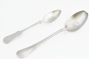 Ezüst(Ag) mokkás és teás kanál, jelzett, kopással, nettó: 44,8 g