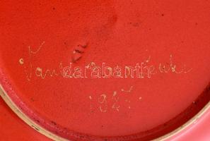 Vankó Basa Lenke vajdasági képzőművész: 2 darab kerámia falitál, kopással, d: 26,5 cm