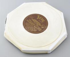 Jazz Box. 10 darab jazz bakelitlemez, sérül tokban