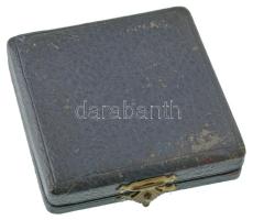 Törzsök Károly (1906-1964) 1946. "Petőfi Érem / A sportoló nemzetét szolgálja" bronz díjpl...