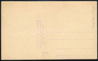 1935 Kislány portréja, hátoldalon héber nyelvű bélyegzéssel, 13,5×8 cm