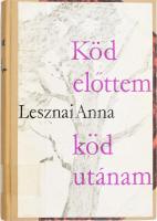 Lesznai Anna: Köd előttem, köd utánam. Válogatott versek. Bp., 1967, Szépirodalmi. Átkötött félvászon kötés, a kiadói papír védőborítót az elülső kötéstáblára ragasztották, volt könyvtári példány, első néhány lap kissé foltos és hullámos.