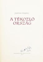 Juhász Ferenc: A tékozló ország. Bp., 1954, Szépirodalmi. 1. kiadás. A borító és az illusztrációk Csillag Vera munkái. Németh Mihály (1926-2018) sárvári szobrásznak szóló ajándékozási sorokkal és Német Mihály névbejegyzésével.  Benne az Élet és Irodalom "Kőháti Zsolt: Juhász Ferencet olvasni mondani" c. cikkével, benne bejelölésekkel és jegyzetekkel. Valamint olvasó levéllel az ÉS cikkére, erős kritikai éllel. Kiadói kopott papírkötés, aláhúzásokkal.