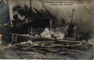 Die heimtückische Vernichtung des deutschen U-Bootes 14 durch bewaffnete engl. Fischdampfer / WWI German Navy (Kaiserliche Marine) art postcard, submarine (EB)