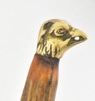 Csontnyelű vadászkés, bőr tokjában, sasfej díszítménnyel, kopással, h: cca 23 cm