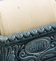 Zsolnay bélyeghenger. XIX. sz., oldalán jelzett: ZSOLNAY felirat. Kis kopással, 9,5x6x6 cm